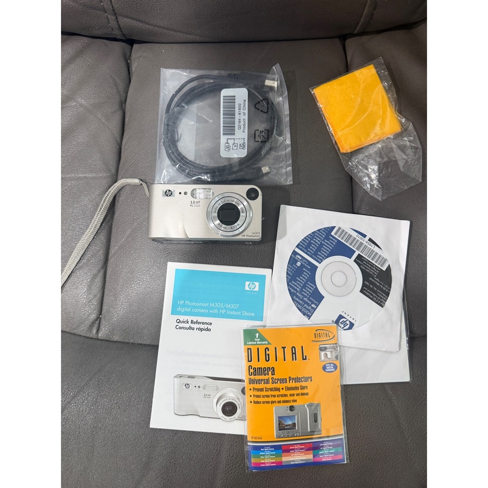 HP Photosmart M305 3.2 MP Digital Camera Silver 3x Optical Zoom